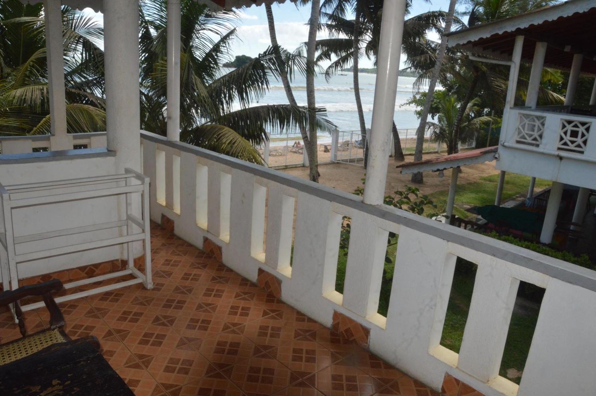 Weligama Bay View Hotel Exterior photo