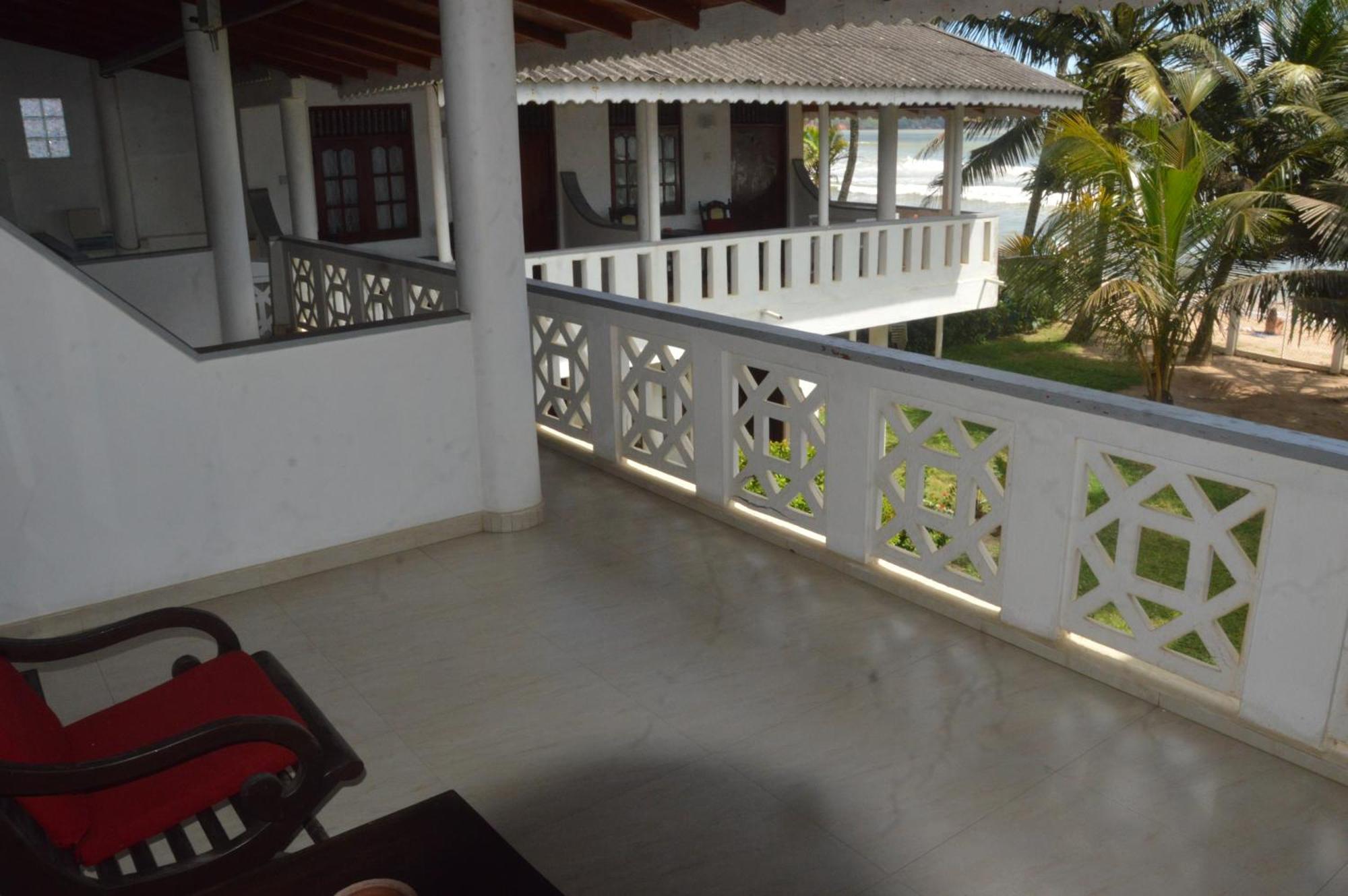 Weligama Bay View Hotel Exterior photo