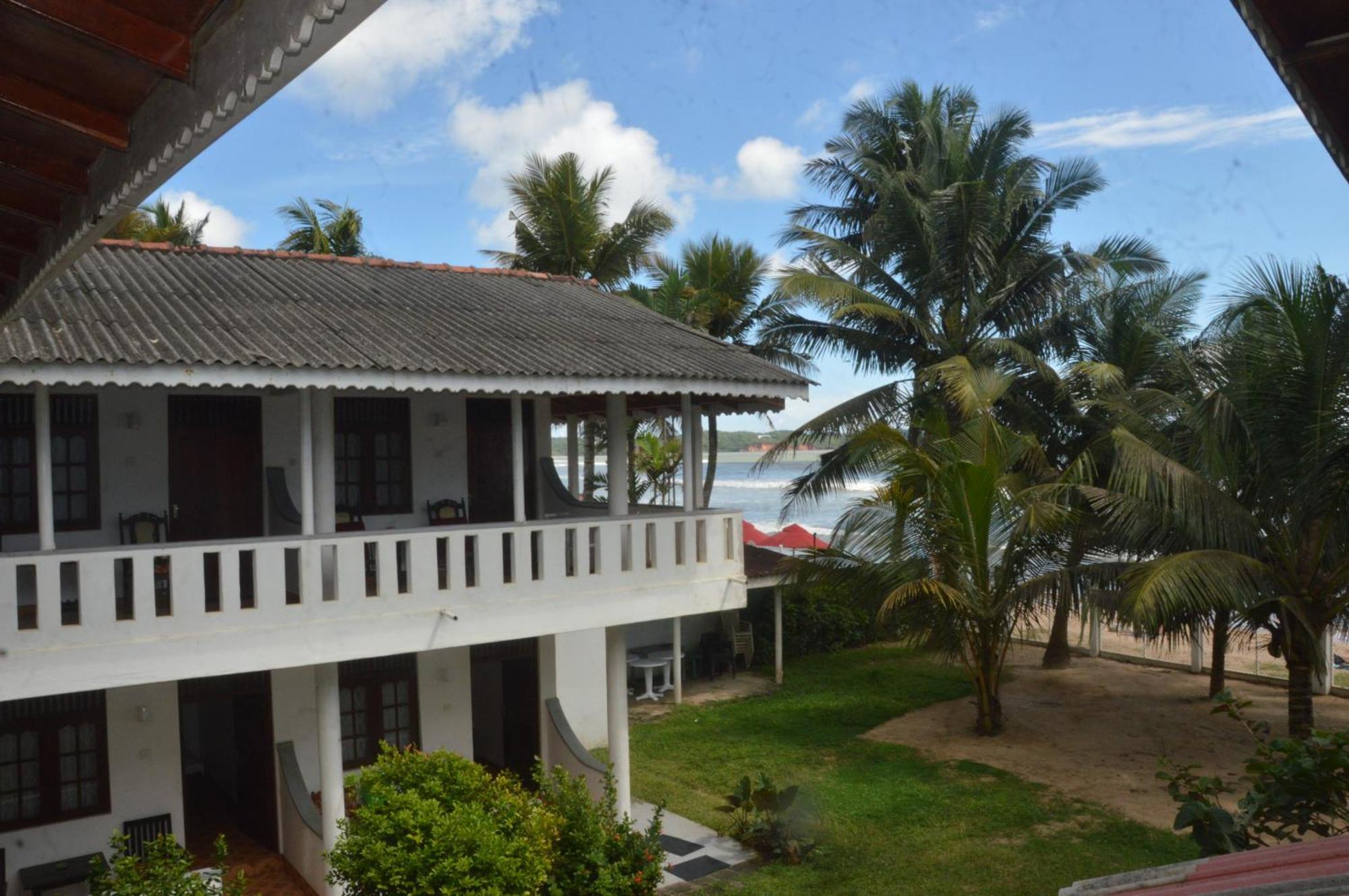 Weligama Bay View Hotel Exterior photo